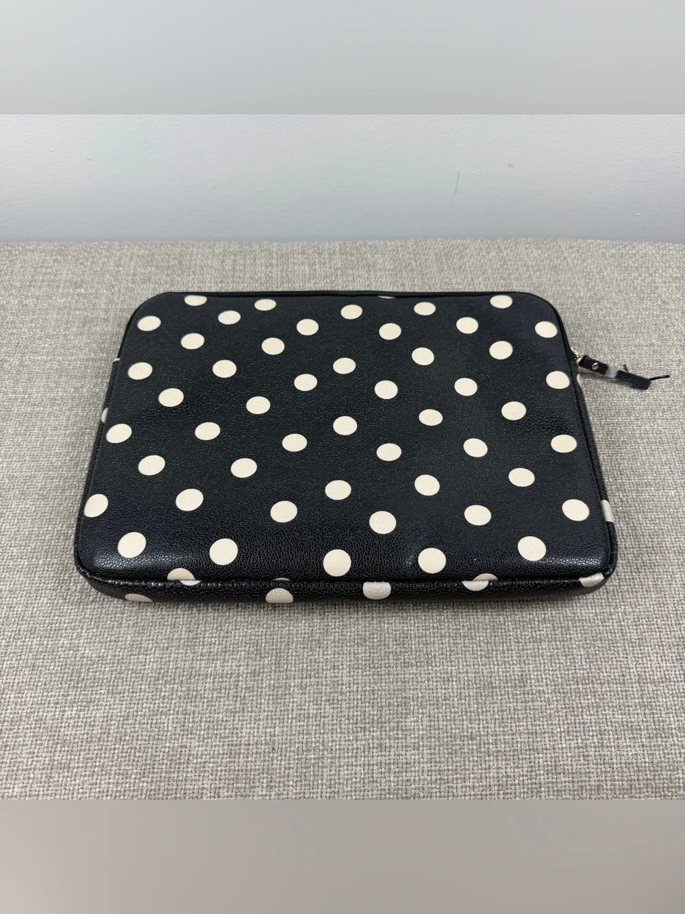 KATE SPADE Polka Dot Laptop Ipad Padded Sleeve Case Black White Portfolio Travel